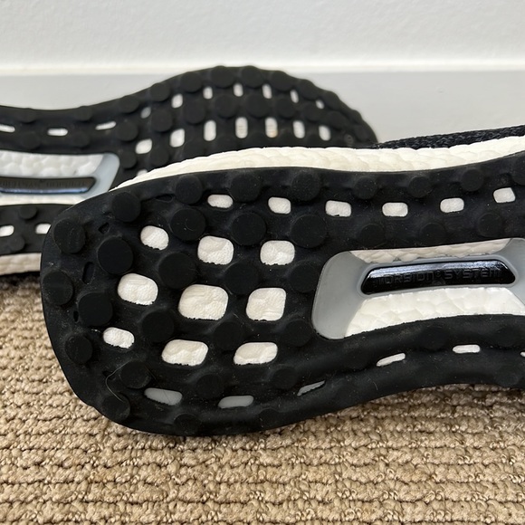 Adidas UltraBoost Uncaged Carbon, Size 10, Limited Edition - Picture 5 of 6